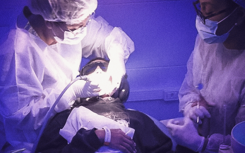 Pessoas com transtorno do espectro autista frequentemente precisam de um tratamento odontológico especializado – Foto: FO-USP