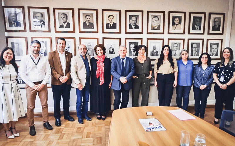 Representantes do setor odontológico e membros da Secretaria de Estado da Saúde de São Paulo | Foto CROSP